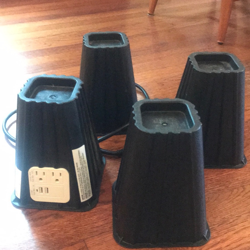 Bed risers 8 inches w/electrical outlet/usb port
